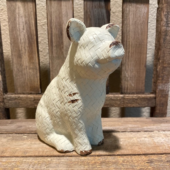 Farmhouse Pig Statues Set of 2, Country Pigs, Resin Pink Pig & Resin White Pig - Picture 7 of 16